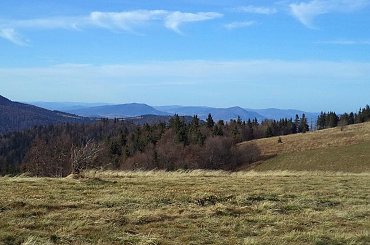 Luboń Wielki i Szczebel z polany Gorc Kamienicki #góry #beskidy #gorce #bieniowe #gorc #przysłop