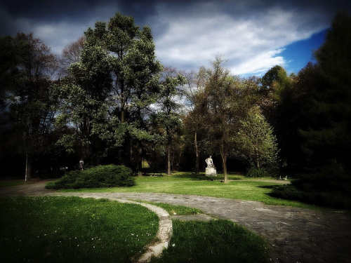 Pomnik Wielanda w Parku Centralnym w Świdnicy #DolnyŚląsk #DorotheaVonPhilipsborn #mitologia #park #ParkCentralnyWŚwidnicy #pomnik #rzeźba #Schweidnitz #Świdnica #Wieland #zabytki