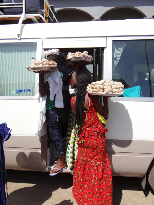 Gambia. Sprzedawcy orzeszków. #Gambia