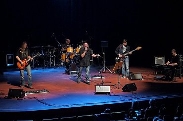 Finał WOSP w SOK; Suwałki - 12.I.2014 - m.in. Czerwony Tulipan, Bracia i Siostry, Czeremszyna #BraciaISiostry #Czeremszyna #koncert #muzyka #SuwalskiOśrodekKultury #Suwałki #WielkaOrkiestraŚwiątecznejPomocy