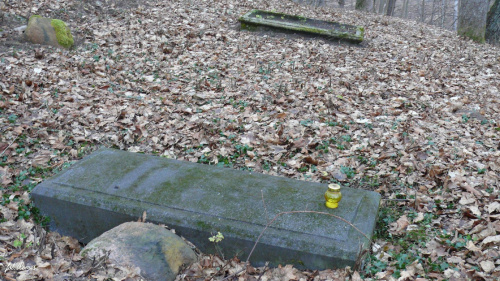 Cmentarz ewangelicki w miejscowosi Grądy, oraz mogila wojenna z Iws #Grądy