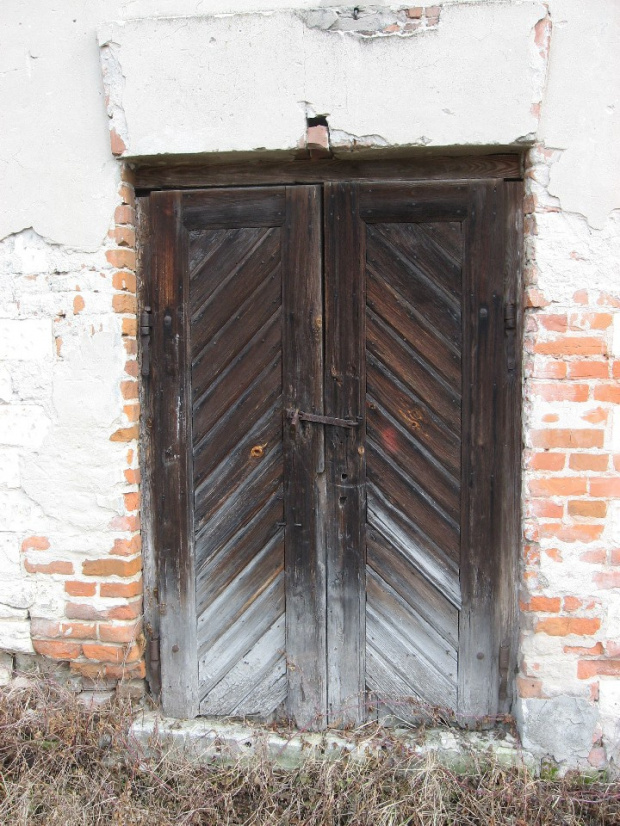 Młyn w Michalowie, 22 lut 2014, drzwi #Michalów #młyn