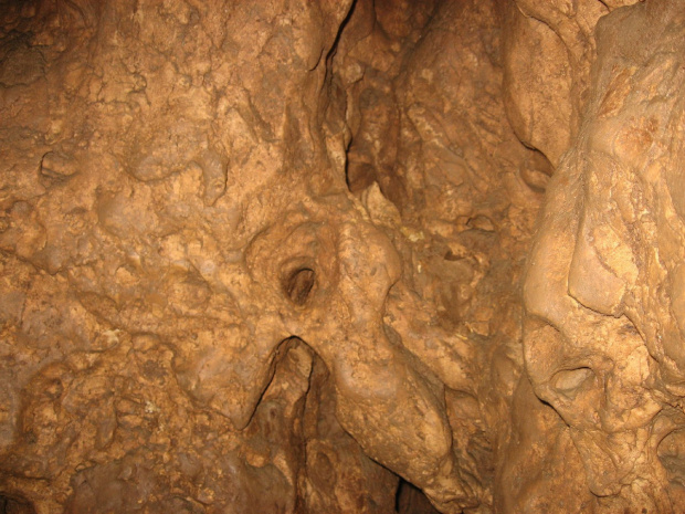 Jaskinia krasowa koło Krakowa, rzeźba wnętrza jaskini #jaskinia #kras