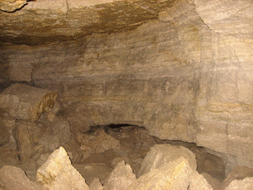 Grubość oberwanego stropu ok. 0,5 m