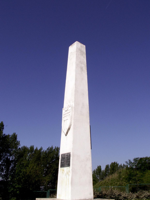 ,,ROZWIĄZANIE ZAGADKI,,-jest to Pomnik Grunwaldzki na górze Skałka w Chełmku wzniesiony w 500 rocznicę Bitwy pod Grunwaldem w 1910r.