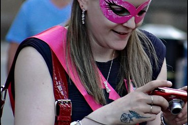 Yhmm..zaraz, gdzie to się naciskało?? #StreetPhoto