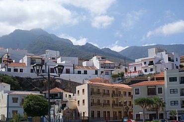 Wulkaniczna wyspa na Atlantyku, pełna kwiatów i zieleni. #Atlantic #Atlantyk #island #ocean #Teneriffe #Teneryfa #volcano #wulkan #wyspa