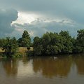 Odmeldowuje sie do 3 września, w planach łowy fotograficzne Dani i Szwecji. Pozdrawiam Was bardzo serdecznie, trzymajcie kciuki za mają chorobę morska. W tle rzeka Bóbr.