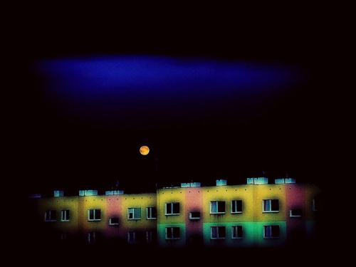 Osiedlowa impresja V #Świdnica #DolnyŚląsk #noc #księżyc #miasto