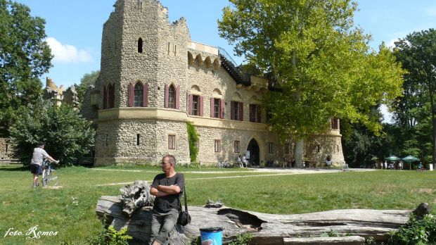 Janohrad - sztuczne ruiny zamku znajdujące się w obszarze Lednice - Valtice #Czechy #Janohrad