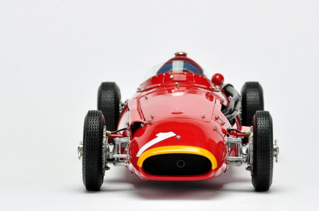 Maserati 250F #1 J.M. Fangio 1957 F1 Champion - 1:18 CMC