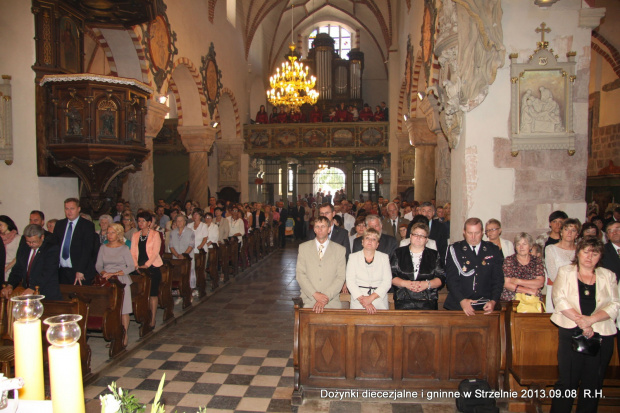 Dożynki diecezjalne i gminne w Strzelnie 2013