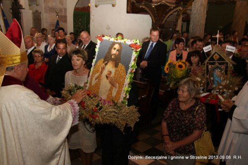 Dożynki diecezjalne i gminne w Strzelnie 2013