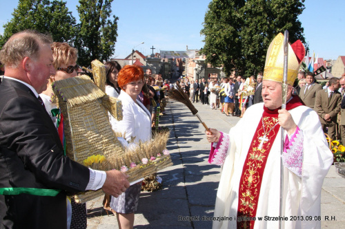 Dożynki diecezjalne i gminne w Strzelnie 2013