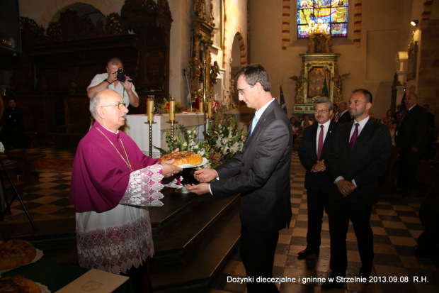 Dożynki diecezjalne i gminne w Strzelnie 2013