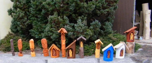 #derwno #dom #drewniany #mieszkanie #odród #posąg #rzeźba #sculpture