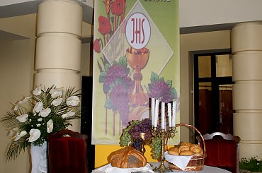 wystrój na I Komunię Św. w moim kościele ... #bukiety #Kędzierzyn #kwiaty