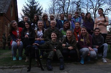 Gimnazjum na manewrach u nas zagościło
Trzydziestu "dzieciaków" fajnie się bawiło #Sobieszyn