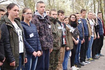 Gimnazjum na manewrach u nas zagościło
Trzydziestu "dzieciaków" fajnie się bawiło #Sobieszyn